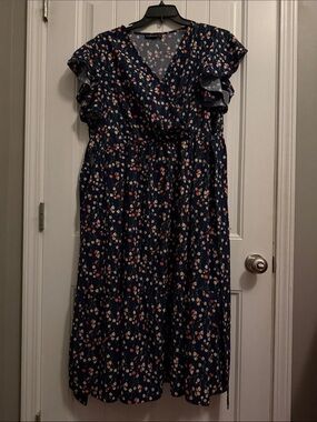 Women's Navy Floral V-Neck Midi Dress